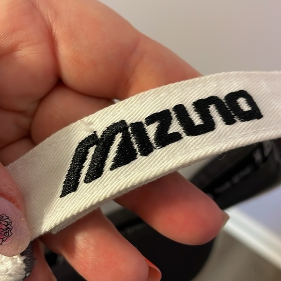 Mizuno Tour Series Embroidered White Visor Hat OS - Picture 9 of 11